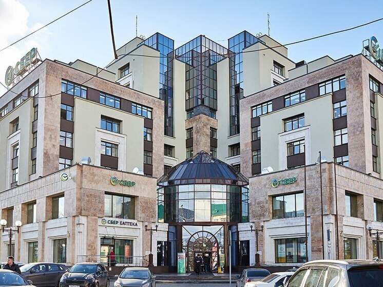 На одном из самых популярных сайтов частных объявлений появилось предложение: в центре города, на улице Суворова, 81, продаются нежилые помещения общей площадью более 6 тысяч квадратных метров. 