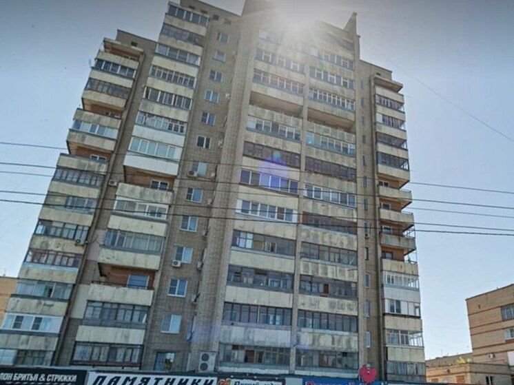 Семилетняя девочка выпала из окна многоэтажки и разбилась в Волгодонске