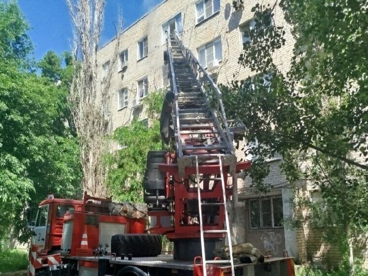 СК РФ проверит, как оказали помощь девочке, выброшенной мамой ради спасения из окна при пожаре