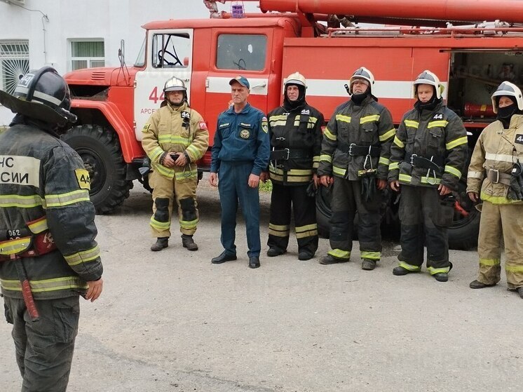 В Арсеньевском районе прошли учения по тушению пожара в здании администрации