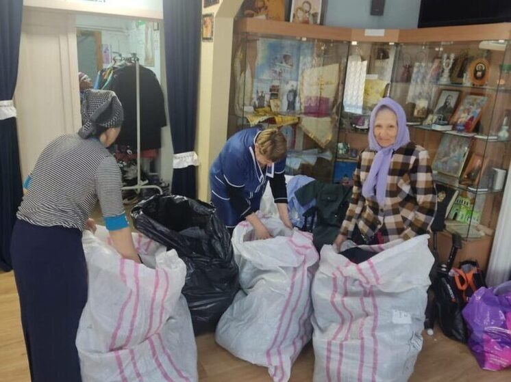 Жители Айхала передали гуманитарную помощь для Донбасса и Луганска