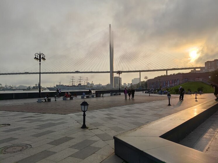 Загадочная с тату: во Владивостоке 10 дней не могут найти девушку