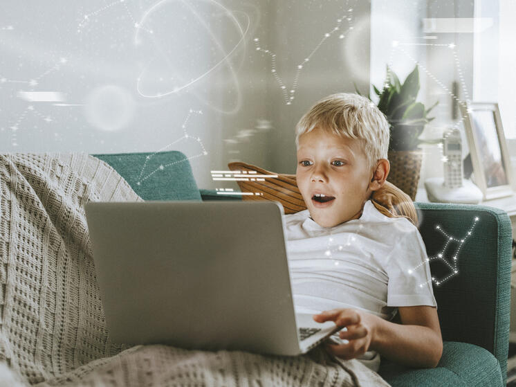 Опрос ВТБ: 75% дальневосточников хотят использовать цифровых помощников для защиты детей