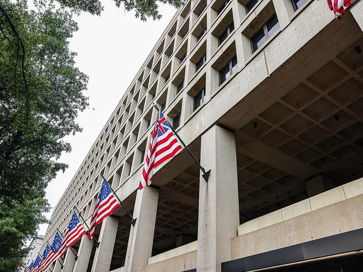 Двух китайцев обвинили во ввозе в США способного вызвать  потери урожая на миллиарды долларов грибка