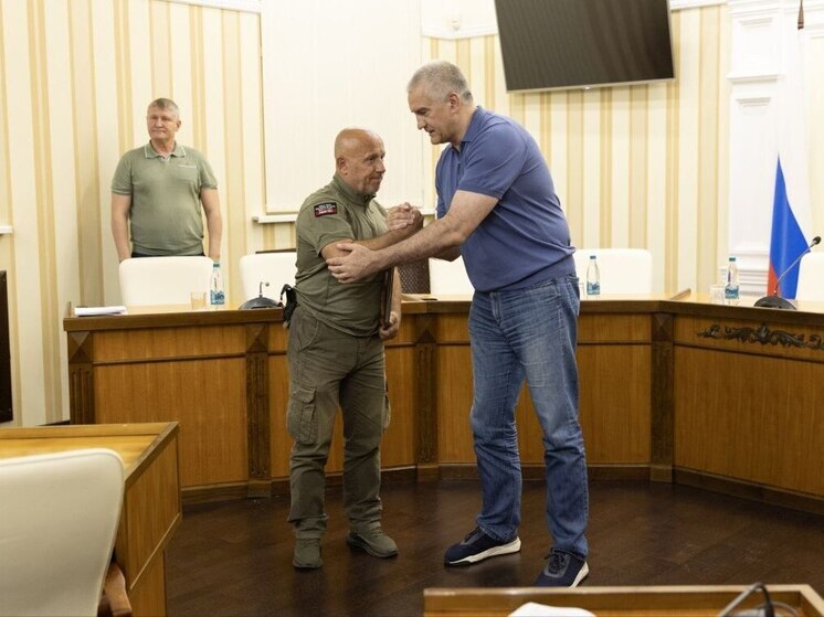 Аксёнов наградил добровольцев отряда «Барс-Крым»