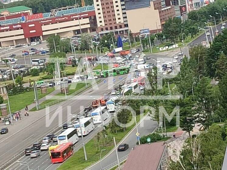 В Казани на Декабристов возникла пробка из-за сломанного светофора