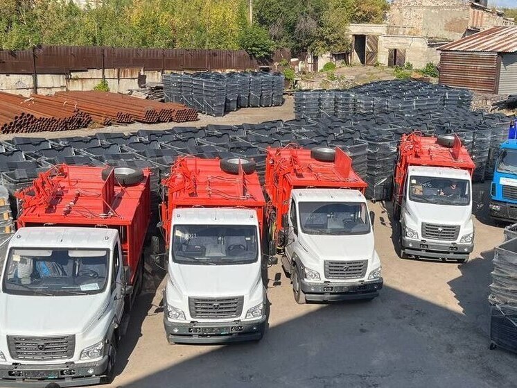 Донбасс и Новороссия получили свыше 530 единиц спецтехники для сбора мусора