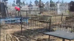 В Астраханской области сгорели могилы на местном кладбище: видео