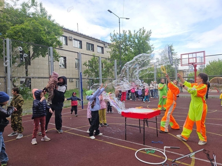 Детские праздники провели депутаты думы Иркутска