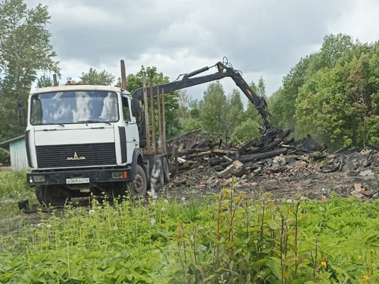 Аварийные бараки на улице Большевиков в Чудово снесут к концу июня