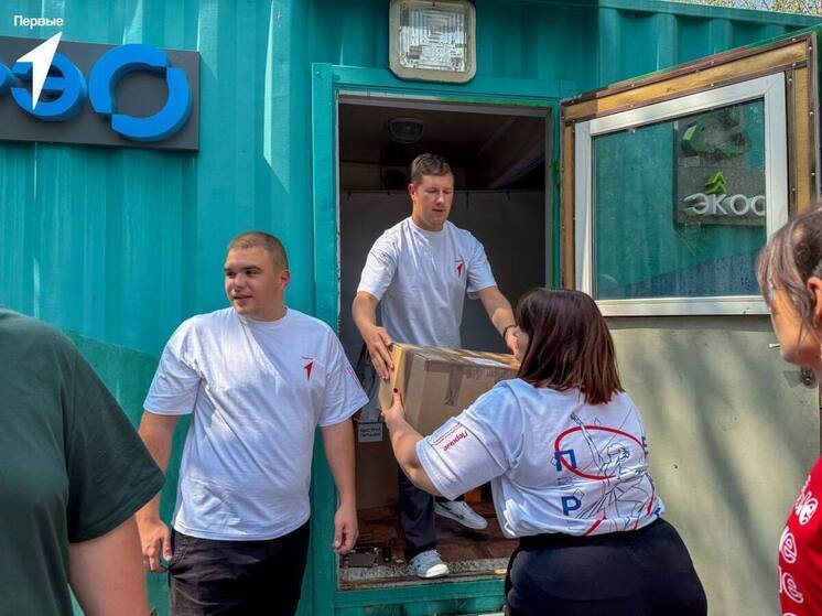 Запорожские активисты собирают гуманитарную помощь для жителей региона