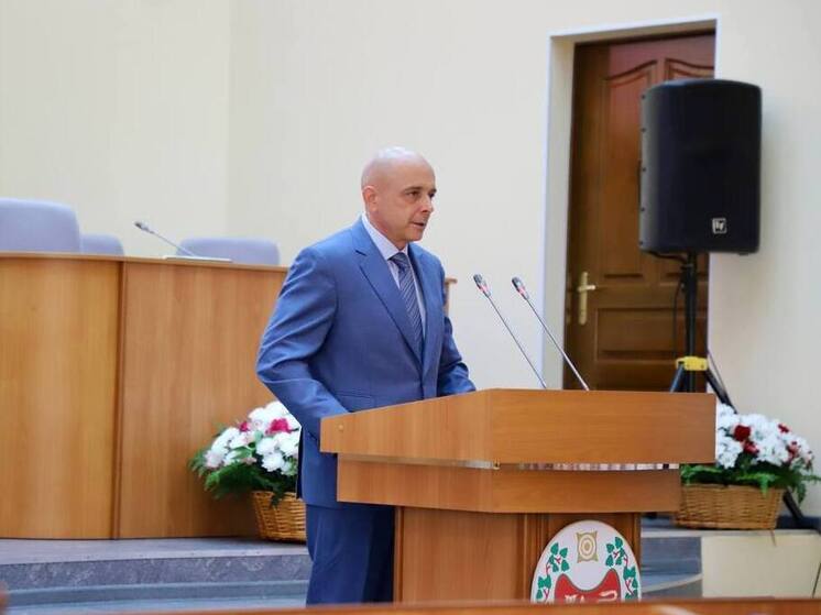 Сокол отметил вклад всех, кто стоял у истоков Конституции Хакасии 30 лет назад