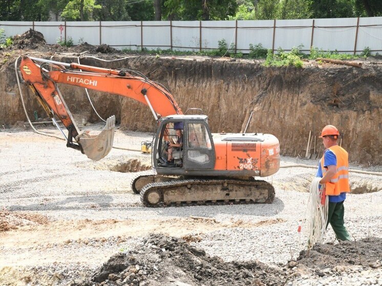 В Макеевке до конца года построят круглогодичный плавательный бассейн