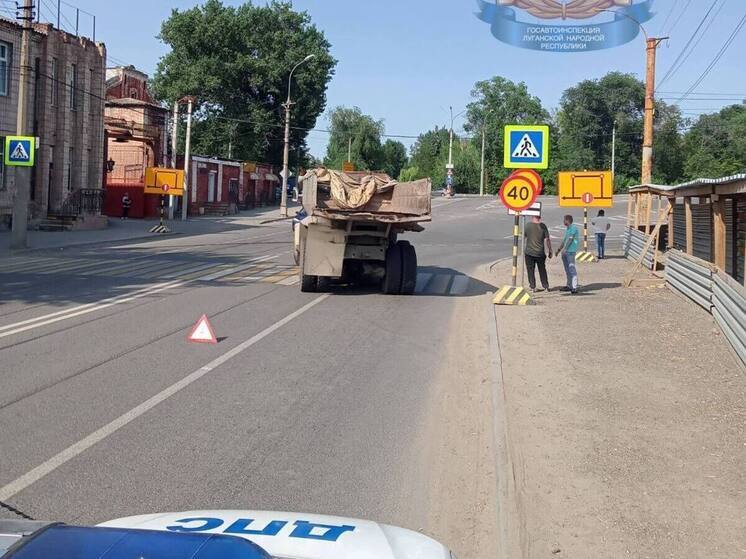 В Луганске грузовик наехал на подростка