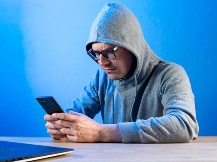 Прокуратура Москвы предупредила о новой мошеннической схеме с "Госуслугами" и SMS