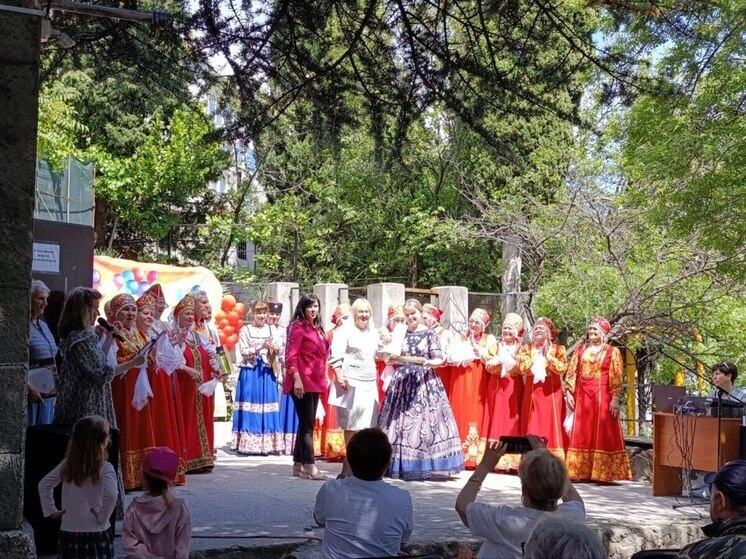 В Кореизе состоялся традиционный праздник народной песни «Лейся, песня», посвященный Дню славянской письменности и культуры
