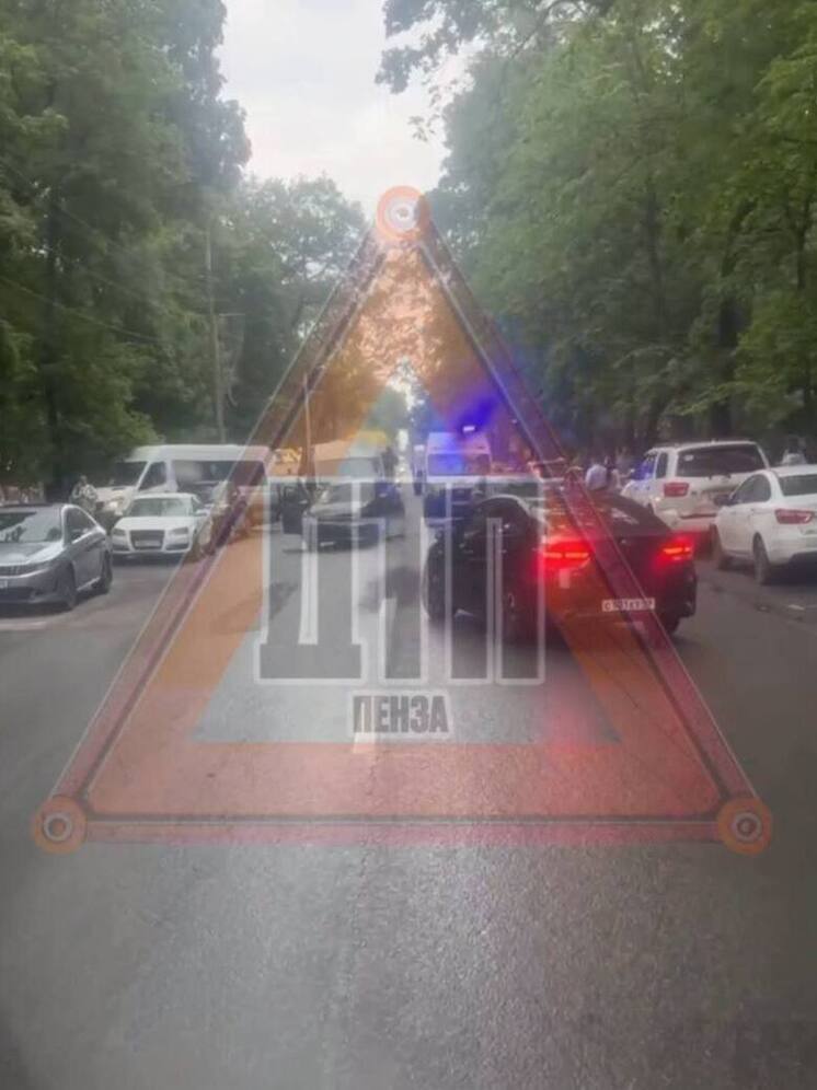 В Пензе на улице Лермонтова случилось тяжелое ДТП