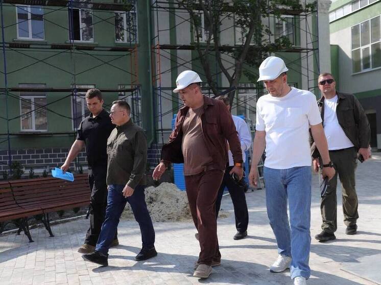 Министр строительства и ЖКХ отметил успехи реконструкции главного запорожского вуза