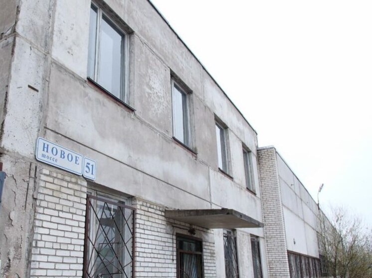 Спустя несколько месяцев выступлений активистов против строительства асфальтобетонного завода (АБЗ-1) в промышленной зоне Белоострова обнаружили, что на этом участке уже не первый год работают два предприятия. Так, из-за этого местные лидеры возобновили протестную активность, однако вместо политических очков они получили недовольство жителей.