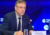 Украине следует определиться и официально заявить свою позицию по переговорам с Россией вместо того, чтобы «исполнять танцы с бубнами»