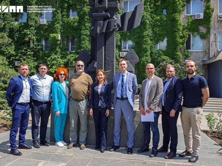 Представители Единого института пространственного планирования посетили Бердянский морской порт