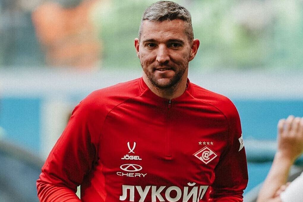 «Спартак» продлил контракт с вратарем Довбней
