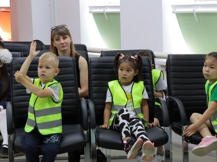 В Калмыкии прошел конкурс «Мама, папа, я - ЮПИДовская семья!»