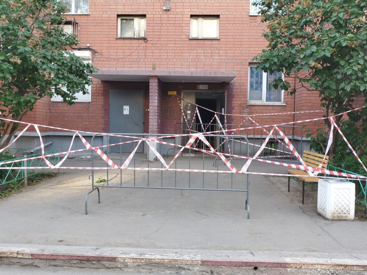 Режим повышенной готовности ввели из-за отслоения кладки многоэтажки в Барнауле