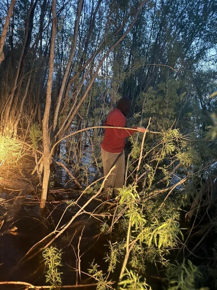 На реке Лене в Якутии спасли двоих мужчин после переворота лодки