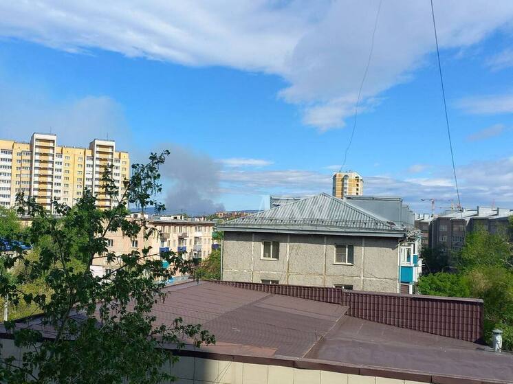 Столб черного дыма заметили в районе села Ивановка в Чите