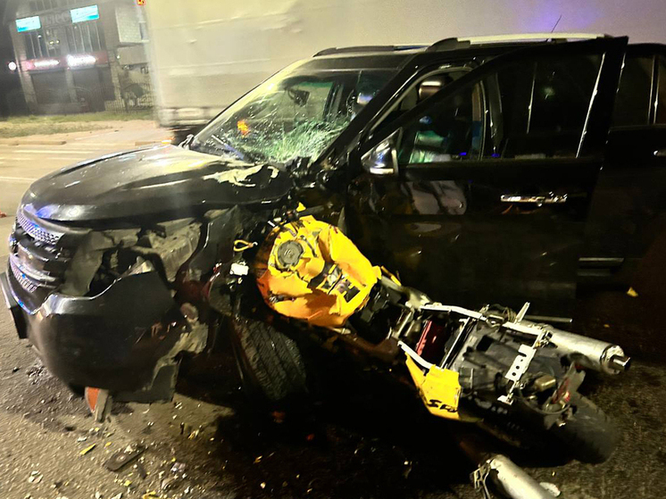 В Улан-Удэ мотоциклист погиб, его пассажир травмирован после столкновения с внедорожником