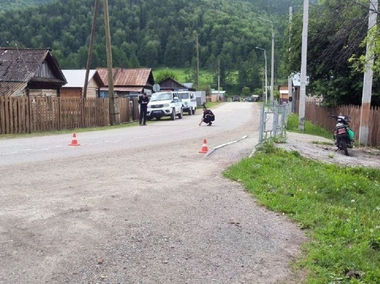 Пожилой житель Алтая на мотоцикле серьезно пострадал в ДТП