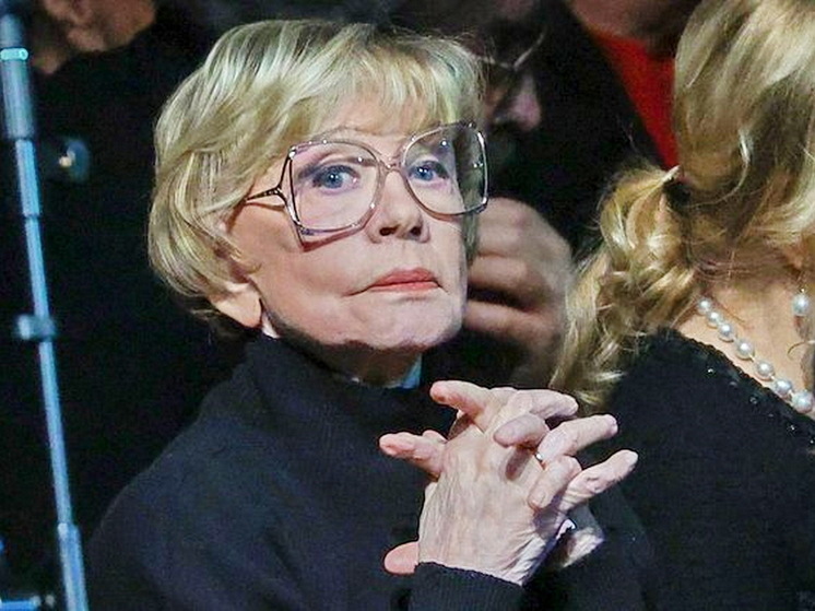 SHOT: актрису Алентову прооперировали в Москве после госпитализации из-за жалоб