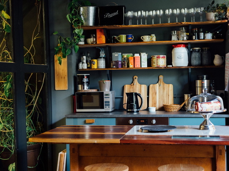 Об этом знают не все: как заставить микроволновку разогревать еду, а не посуду - лайфхак всем на заметку