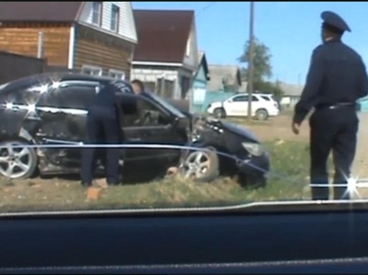 Нетрезвая автоледи в Усть-Ордынском врезалась в забор