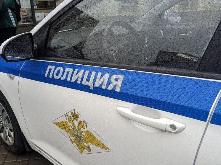 В Тихвине эвакуировали посетителей ТЦ после звонка о минировании