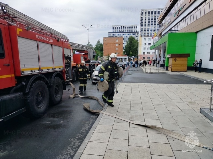 Пензенские спасатели успешно отработали действия при пожаре в ТЦ