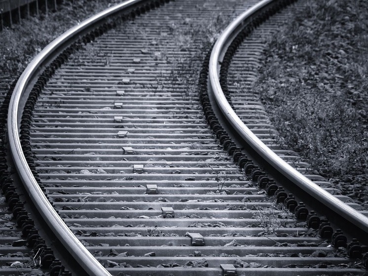 Губернатор Гусев: в Воронежской области остановлены поезда из-за повреждения ж/д