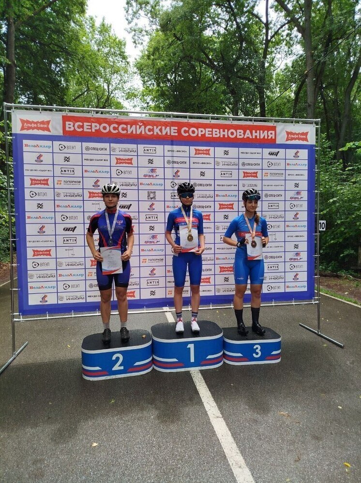 Спортсменка из ДНР завоевала две медали на Всероссийских соревнованиях по велосипедному спорту на шоссе