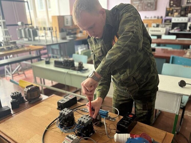 Участник СВО прошел курсы по профессии электрослесарь в профессиональном колледже Железногорска-Илимского