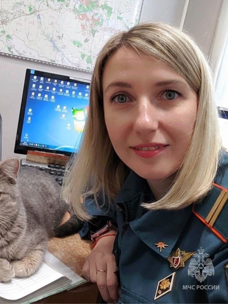 В Курске сотрудница МЧС России оказала помощь пострадавшему в ДТП мужчине