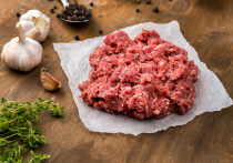 Министерство сельского хозяйства США (USDA) объявило о потенциальной угрозе для общественного здоровья, связанной с распространением говяжьего фарша, который может быть заражен опасной бактерией кишечной палочки