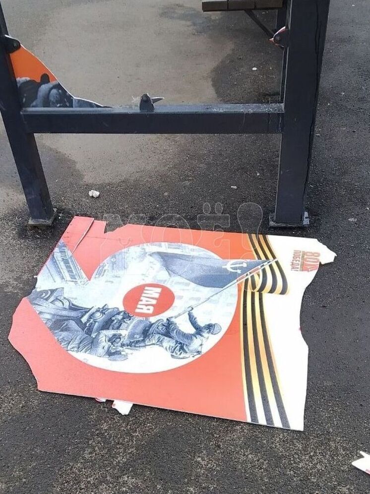 В Воронежской области пьяные мужчины разгромили остановку, украшенную ко Дню Победы