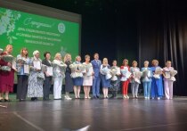 8 июня отмечается День социального работника в России. В преддверии праздника в Центре культуры и досуга в Пензе прошло традиционное торжественное мероприятие. Здесь собрались сотрудники социальной сферы и службы занятости населения со всей области. 