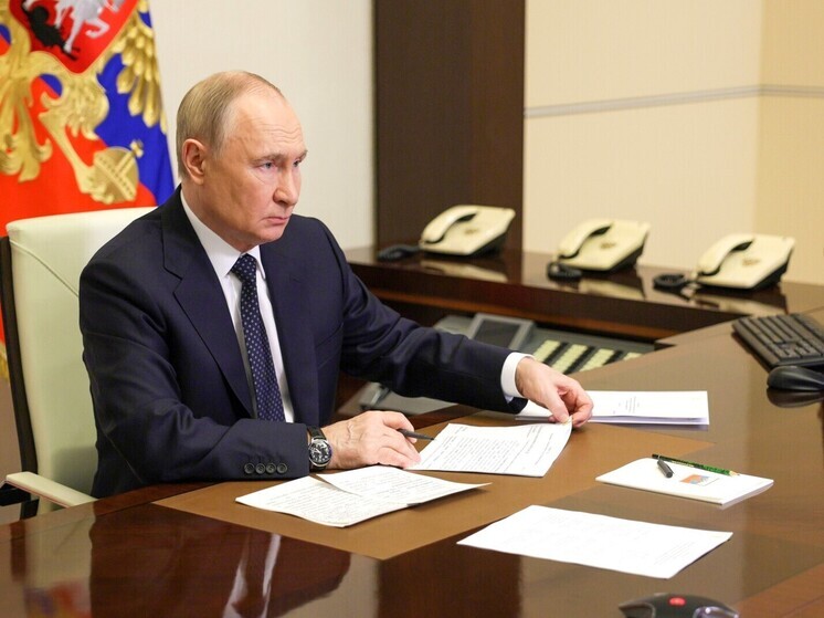 Путин предложил установить День языков народов России