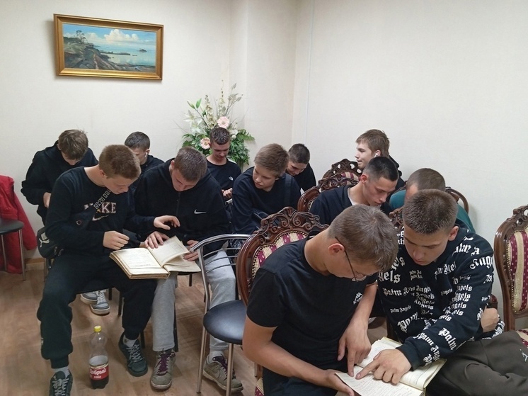 Студенты Красноборского лесотехникума побывали на экскурсии в отделе ЗАГС