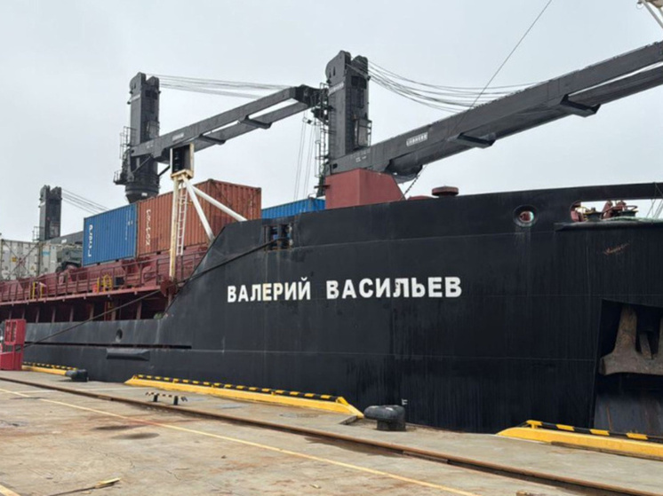 Первое судно продовольственной навигации-2025 вышло на Чукотку