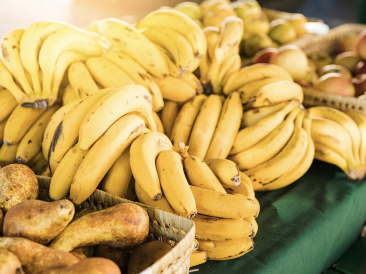 Новосибирец и омич продали более 300 кг бананов в обход кассы