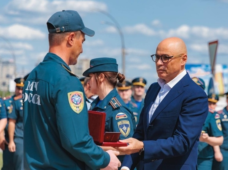 Губернатор наградил липецких пиротехников-ликвидаторов последствий атаки ВСУ