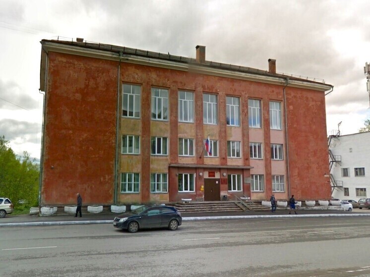 Тату-мастер в Кушве привлекала клиентов нацистской символикой